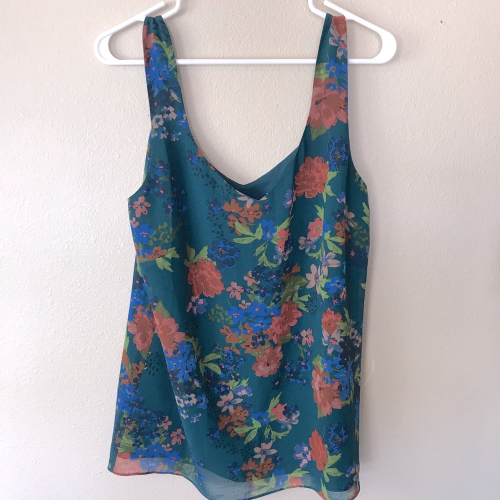 CAbi still life floral tank